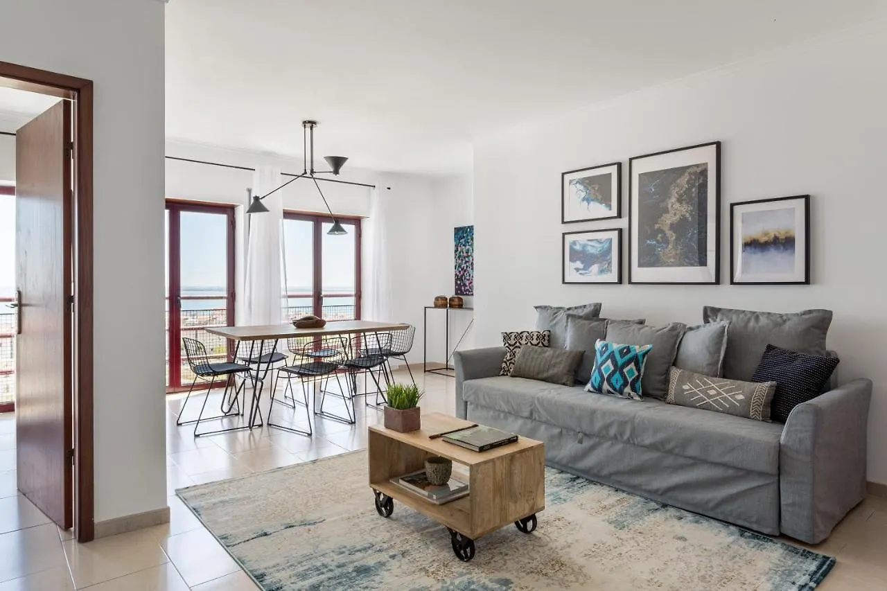 Joivy Sunny Apartment In Marvila Lisboa