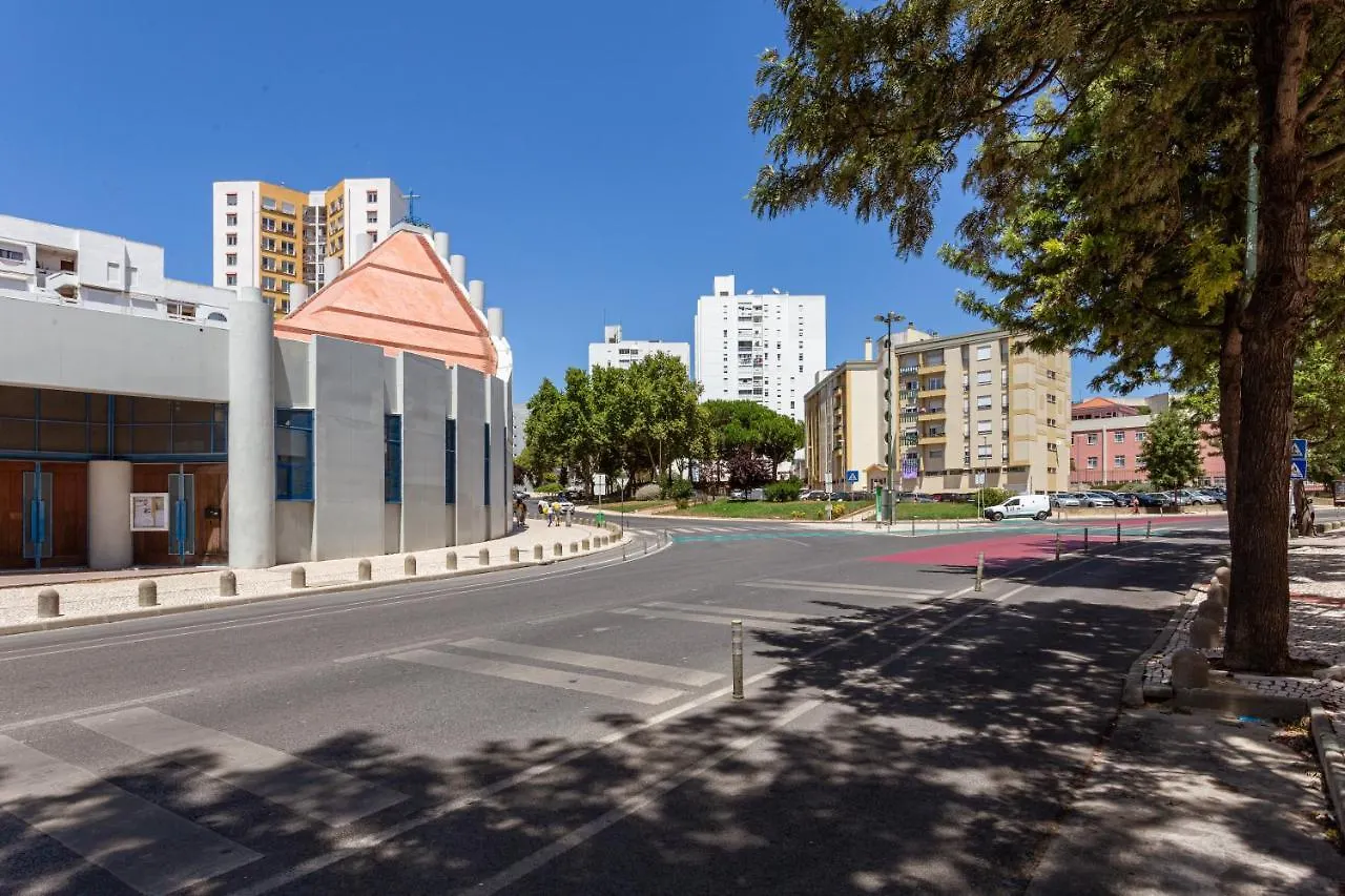 Joivy Sunny Apartment In Marvila Lisboa Portugália